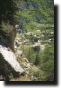 Panorama su Gressoney
Saint Jean e sul laghetto Gover
dalla zona terminale della Via
Ferrata dei Bambini -F2-
(34967 bytes)